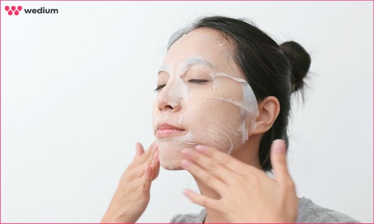apply cooling face mask