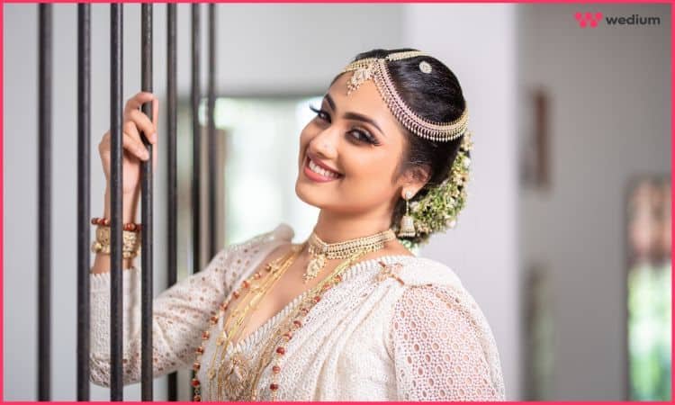 Timeless classic style with stunning wedding makeup looks