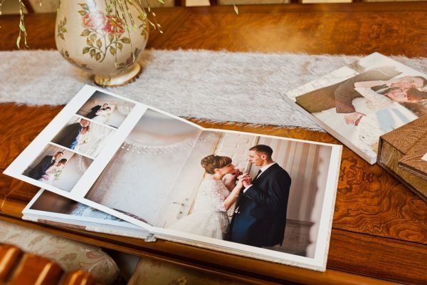 wedding photography, importance of checking the photographer's portfolio